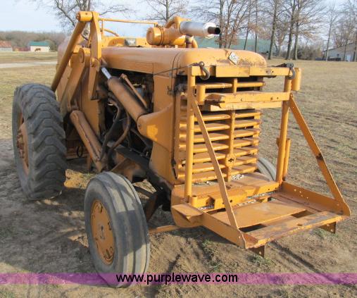 image for item B2643 Allis Chalmers TL10 tractor loader