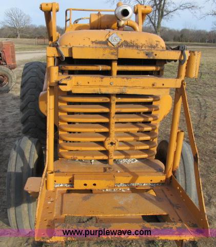image for item B2643 Allis Chalmers TL10 tractor loader
