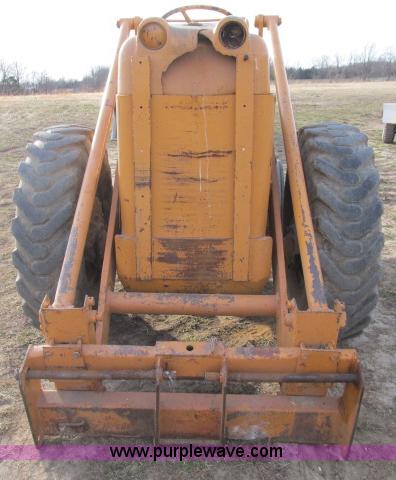 image for item B2643 Allis Chalmers TL10 tractor loader