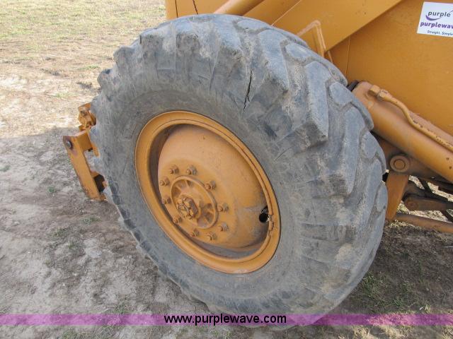 image for item B2643 Allis Chalmers TL10 tractor loader