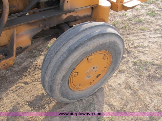 image for item B2643 Allis Chalmers TL10 tractor loader