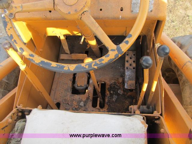 image for item B2643 Allis Chalmers TL10 tractor loader