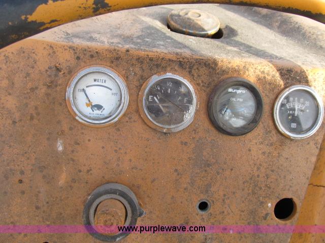 image for item B2643 Allis Chalmers TL10 tractor loader