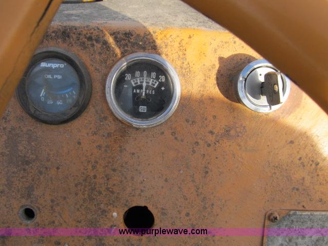 image for item B2643 Allis Chalmers TL10 tractor loader