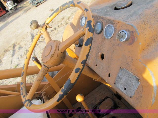 image for item B2643 Allis Chalmers TL10 tractor loader