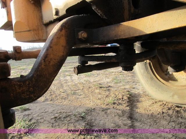 image for item B2643 Allis Chalmers TL10 tractor loader