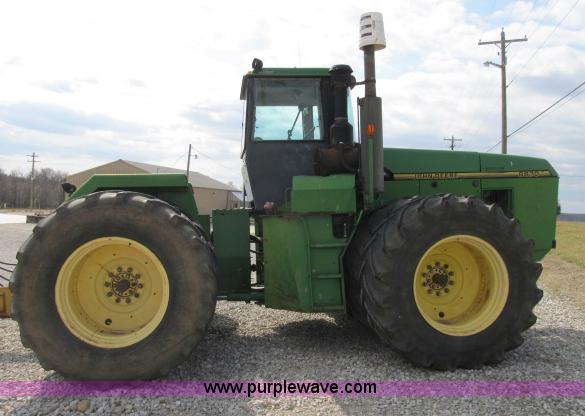 image for item B2647 1996 John Deere 8870 4WD tractor