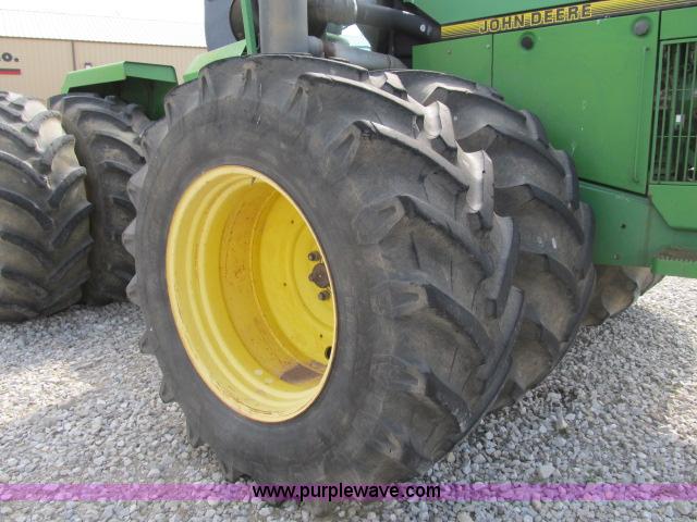 image for item B2647 1996 John Deere 8870 4WD tractor