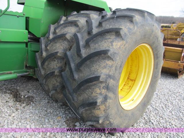 image for item B2647 1996 John Deere 8870 4WD tractor