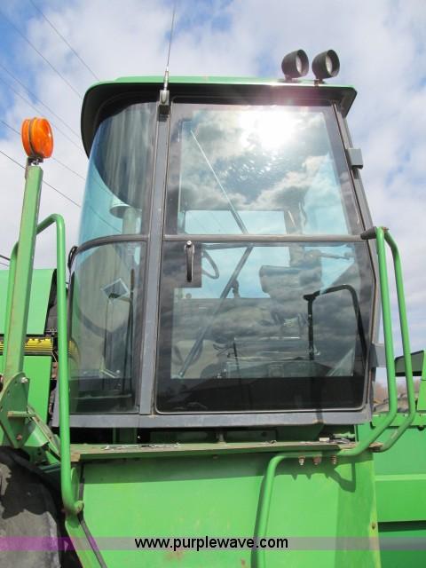 image for item B2647 1996 John Deere 8870 4WD tractor