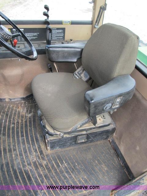 image for item B2647 1996 John Deere 8870 4WD tractor