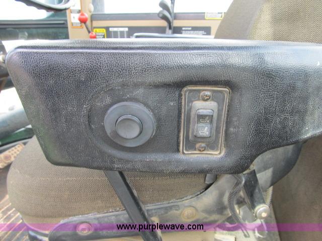 image for item B2647 1996 John Deere 8870 4WD tractor