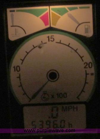 image for item B2647 1996 John Deere 8870 4WD tractor