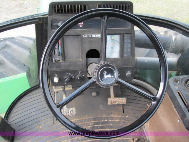 image for item B2647 1996 John Deere 8870 4WD tractor