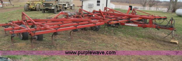 image for item B2652 Case IH 4300 40' field cultivator