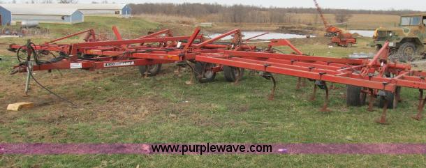 image for item B2652 Case IH 4300 40' field cultivator