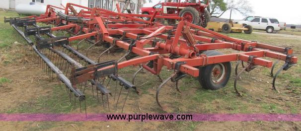 image for item B2652 Case IH 4300 40' field cultivator