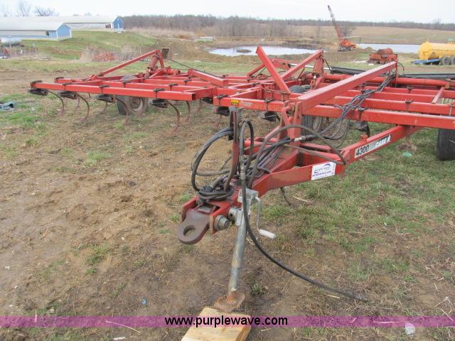 image for item B2652 Case IH 4300 40' field cultivator