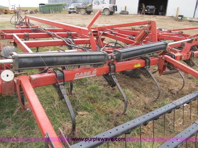 image for item B2652 Case IH 4300 40' field cultivator