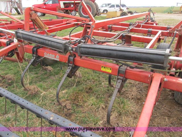 image for item B2652 Case IH 4300 40' field cultivator