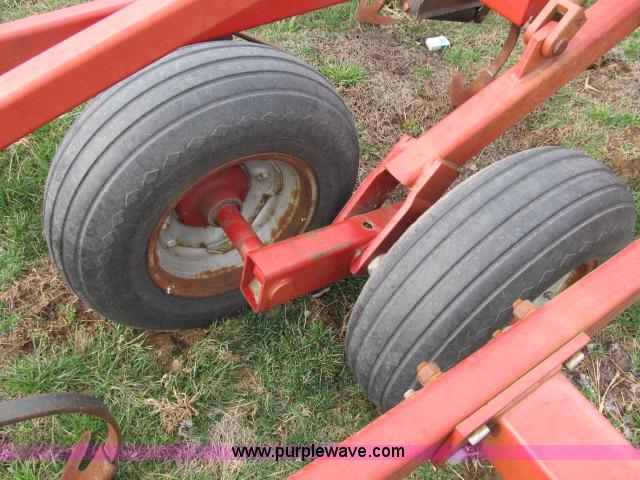 image for item B2652 Case IH 4300 40' field cultivator