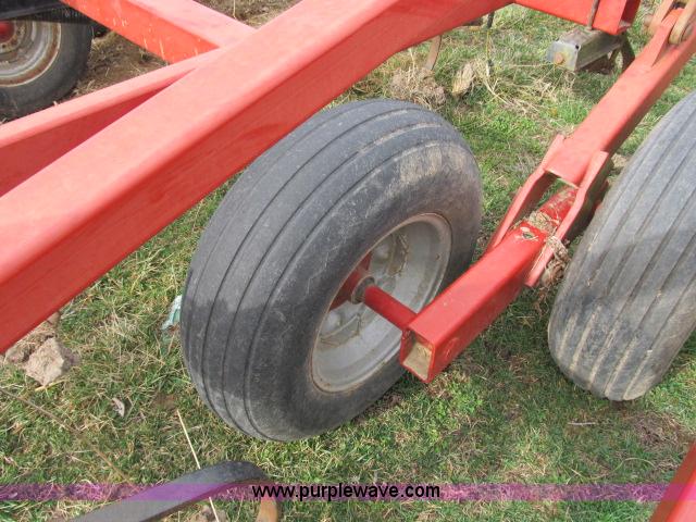 image for item B2652 Case IH 4300 40' field cultivator