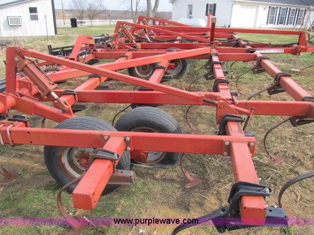 image for item B2652 Case IH 4300 40' field cultivator