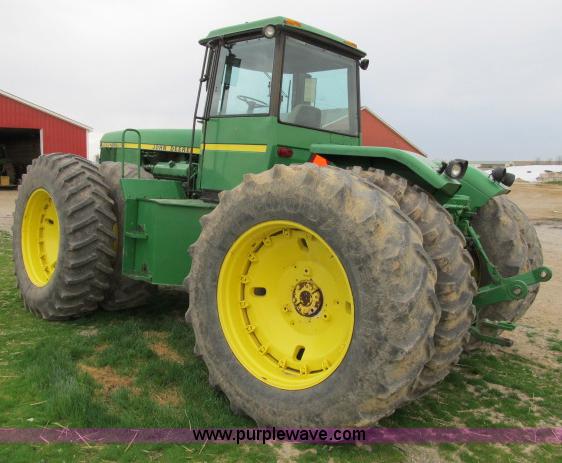 image for item B2664 1982 John Deere 8850 4WD tractor