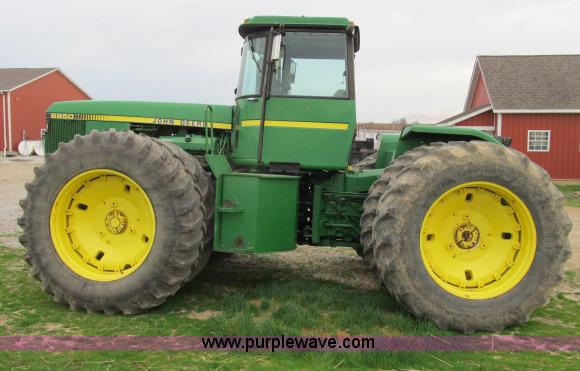 image for item B2664 1982 John Deere 8850 4WD tractor
