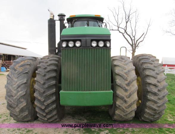 image for item B2664 1982 John Deere 8850 4WD tractor