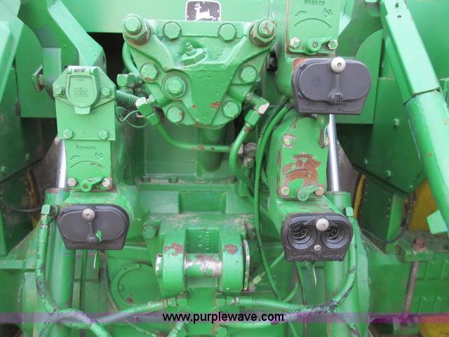 image for item B2664 1982 John Deere 8850 4WD tractor