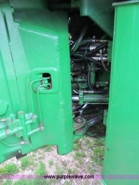 image for item B2664 1982 John Deere 8850 4WD tractor