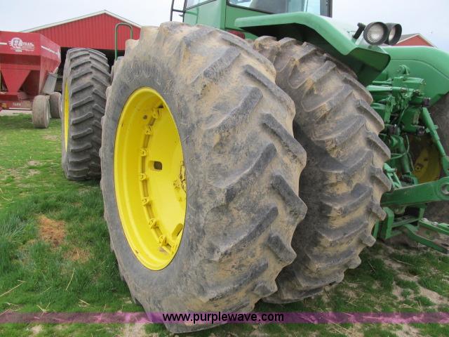 image for item B2664 1982 John Deere 8850 4WD tractor