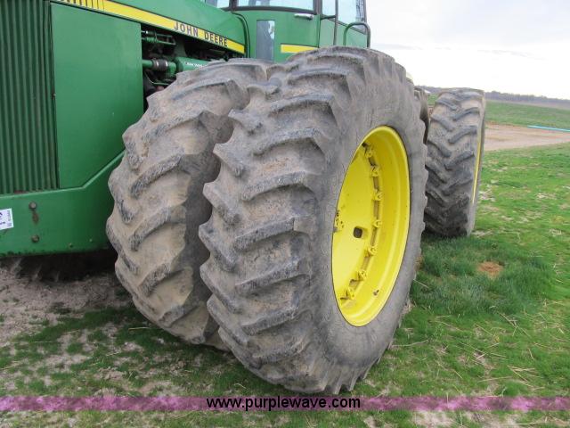 image for item B2664 1982 John Deere 8850 4WD tractor
