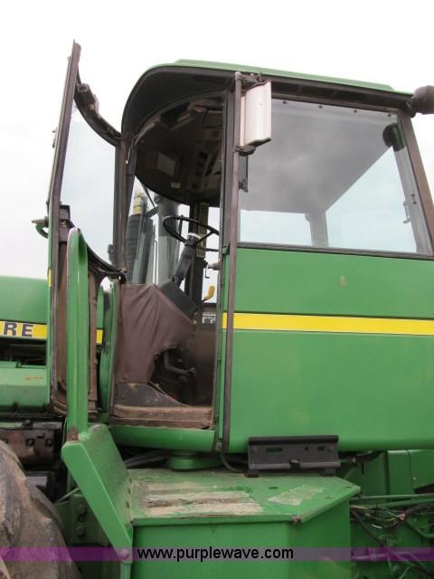 image for item B2664 1982 John Deere 8850 4WD tractor