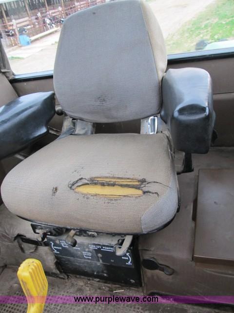 image for item B2664 1982 John Deere 8850 4WD tractor