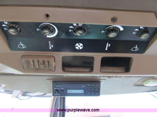 image for item B2664 1982 John Deere 8850 4WD tractor