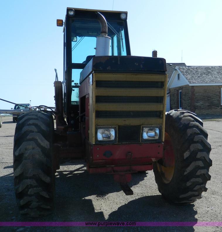 image for item B3556 1988 Versatile 276 II tractor