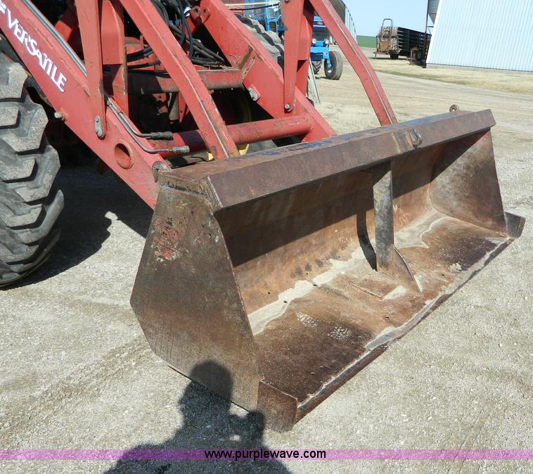 image for item B3556 1988 Versatile 276 II tractor