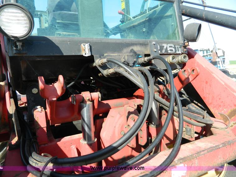 image for item B3556 1988 Versatile 276 II tractor