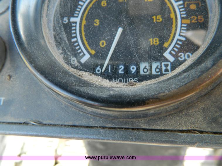 image for item B3556 1988 Versatile 276 II tractor