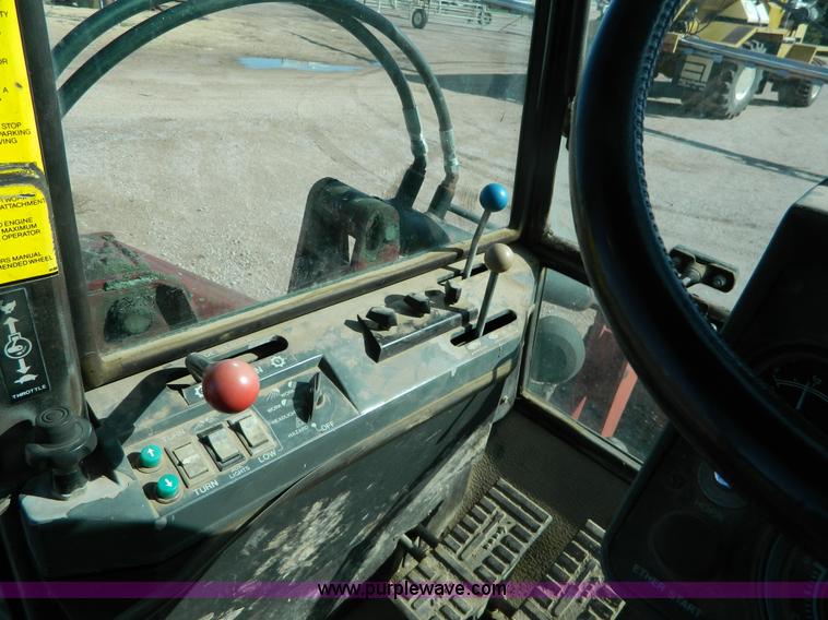 image for item B3556 1988 Versatile 276 II tractor