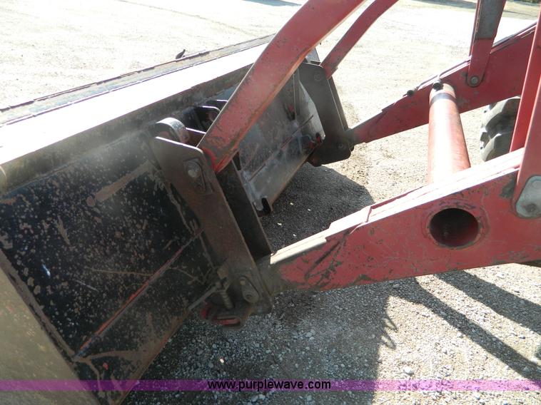 image for item B3556 1988 Versatile 276 II tractor