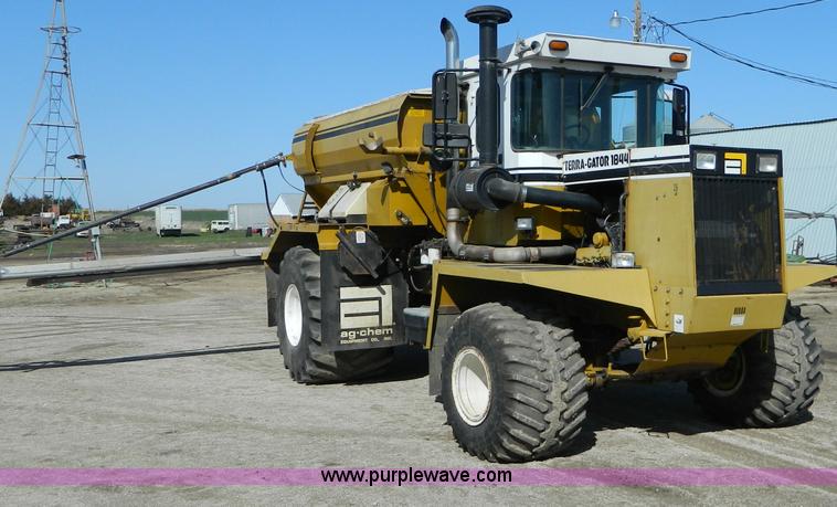 image for item B3557 1995 Ag-Chem TerraGator 1844 self propelled dry applicator