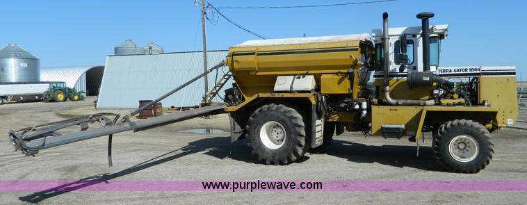 image for item B3557 1995 Ag-Chem TerraGator 1844 self propelled dry applicator