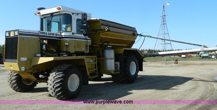 image for item B3557 1995 Ag-Chem TerraGator 1844 self propelled dry applicator