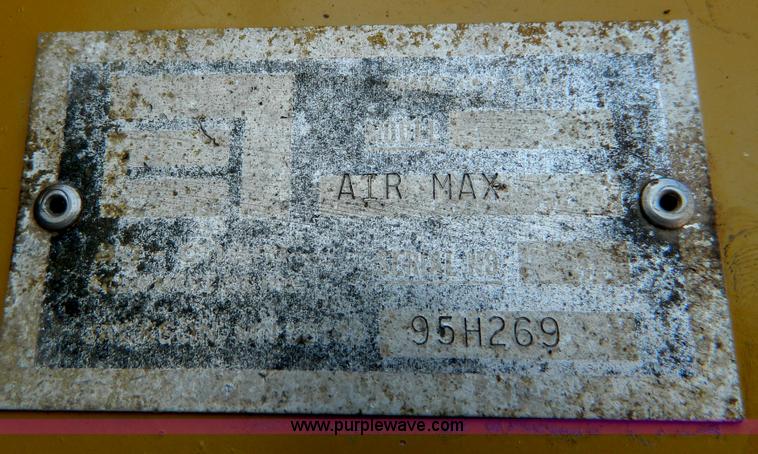 image for item B3557 1995 Ag-Chem TerraGator 1844 self propelled dry applicator