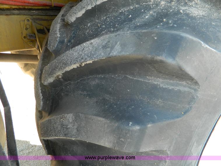 image for item B3557 1995 Ag-Chem TerraGator 1844 self propelled dry applicator