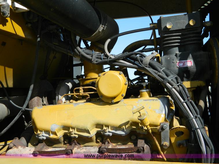 image for item B3557 1995 Ag-Chem TerraGator 1844 self propelled dry applicator