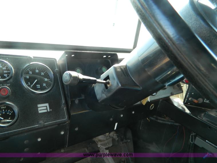 image for item B3557 1995 Ag-Chem TerraGator 1844 self propelled dry applicator